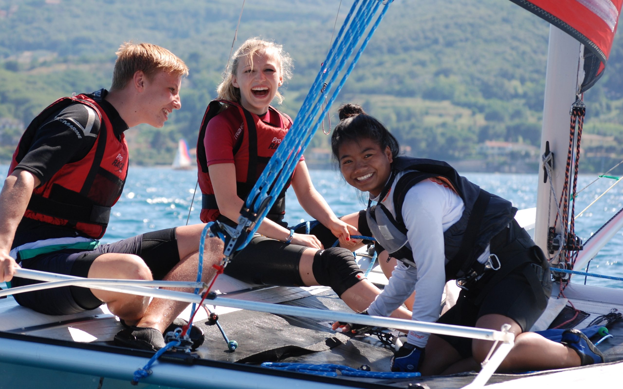 353 Kopie Teeniesegeln-Katamaran-Gleitjollentraining-Segelzentrum-Elba