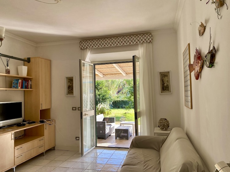 Casa-Angelo-Wohnraum-Segelzentrum-Elba