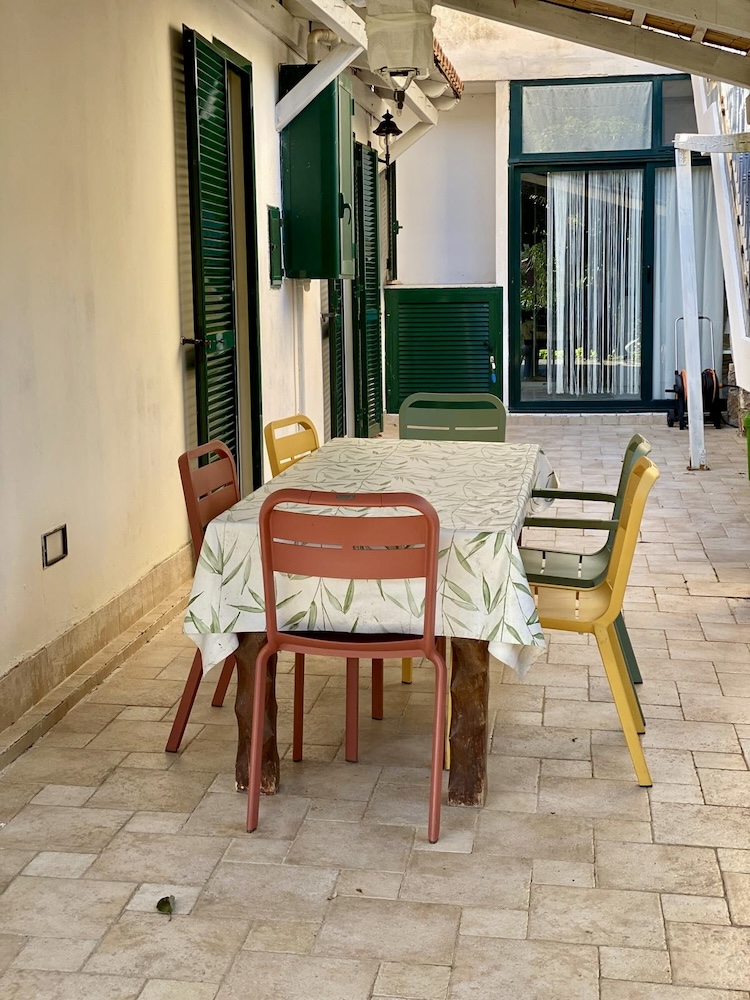 Casa-Angelo-Terrasse-Segelzentrum-Elba